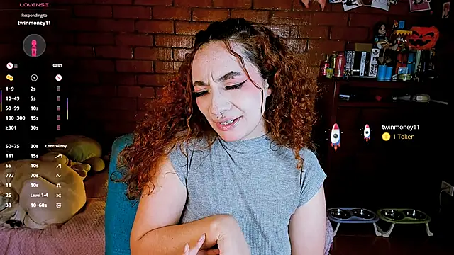 Annycolin  online show from 02-10-26, 03:27