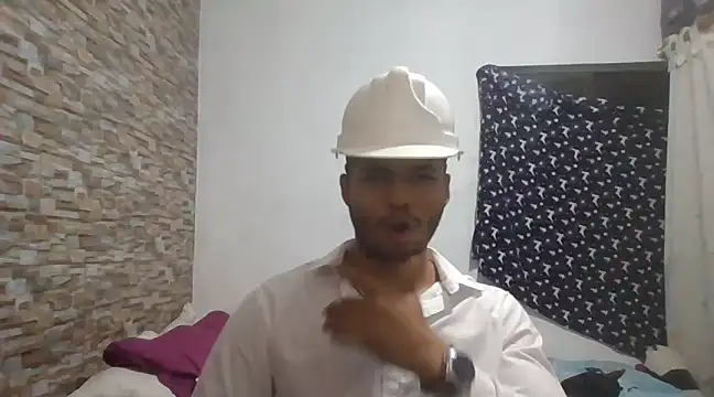 Snapshot of Ed_Dikey chatting on 02-04-25, 02:32 Ed Dikey online show from 02-04-25, 02:32