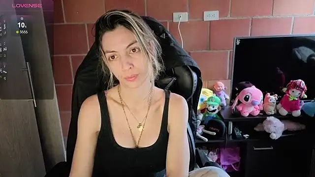 Princezzlove3 online show from 10-11-25, 01:45