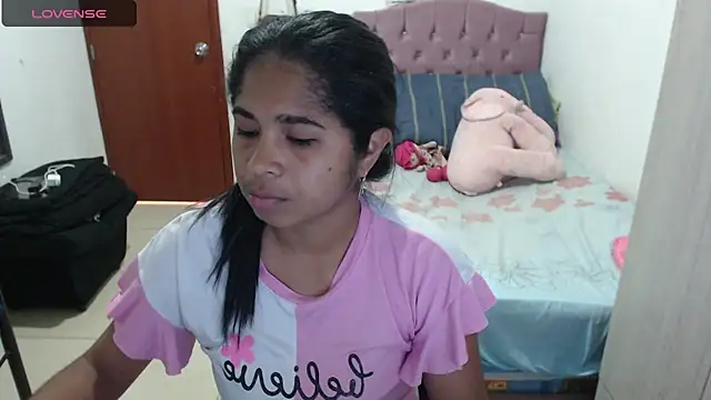 Snapshot of july-feria chatting on 09-25-25, 07:42 july-feria online show from 09-25-25, 07:42