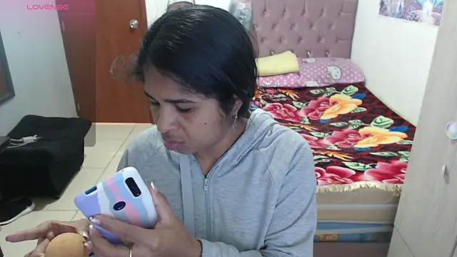 Snapshot of july-feria chatting on 12-16-25, 02:54 july-feria online show from 12-16-25, 02:54