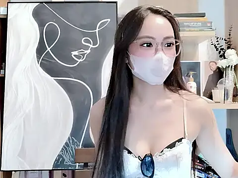 Lush-Office online show from 12-19-25, 07:22