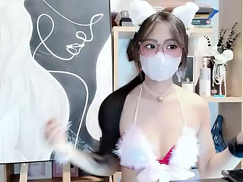 Lush-Office online show from 11-20-25, 07:31