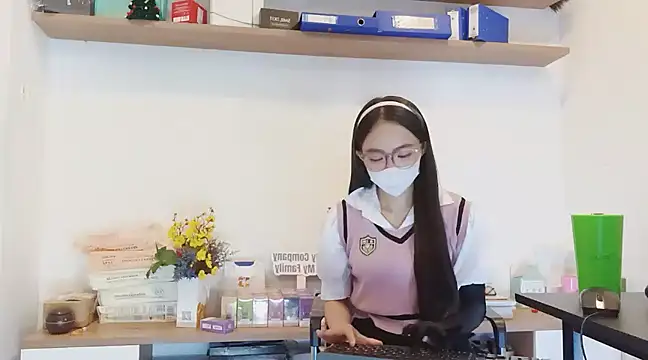 Snapshot of Lush-Office chatting on 02-24-25, 12:59 Lush-Office online show from 02-24-25, 12:59