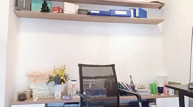 Snapshot of Lush-Office chatting on 02-23-25, 04:39 Lush-Office online show from 02-23-25, 04:39