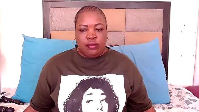 omalicha98 online show from 10-16-25, 06:32