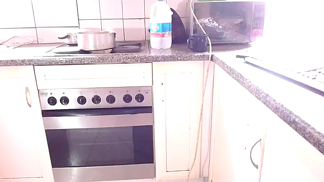 omalicha98 online show from 10-17-25, 06:39