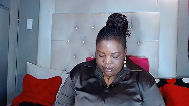 omalicha98 online show from 06-12-26, 07:39