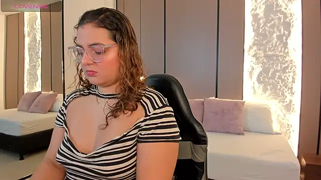 lilly ass  online show from 01-07-26, 12:21