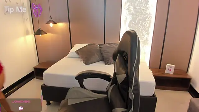 lilly ass  online show from 10-13-25, 12:18