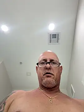 Snapshot of carlospingalinda chatting on 02-09-25, 04:18 carlospingalinda online show from 02-09-25, 04:18