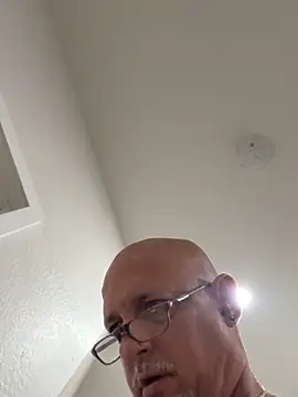 Snapshot of carlospingalinda chatting on 09-19-25, 11:53 carlospingalinda online show from 09-19-25, 11:53