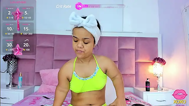 Snapshot of AnieRey chatting on 03-14-25, 12:18 AnieRey online show from 03-14-25, 12:18