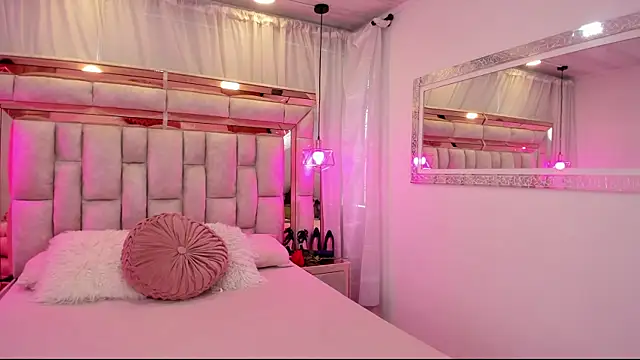 Katalina Evans online show from 12-22-25, 12:27