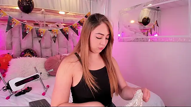 Katalina Evans online show from 10-27-25, 12:06