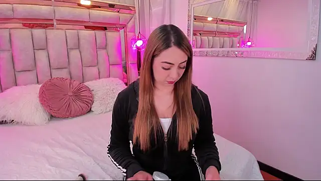 Katalina Evans online show from 10-03-25, 11:12