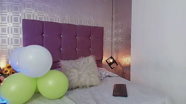 victoriapalmerfg online show from 03-20-25, 11:02