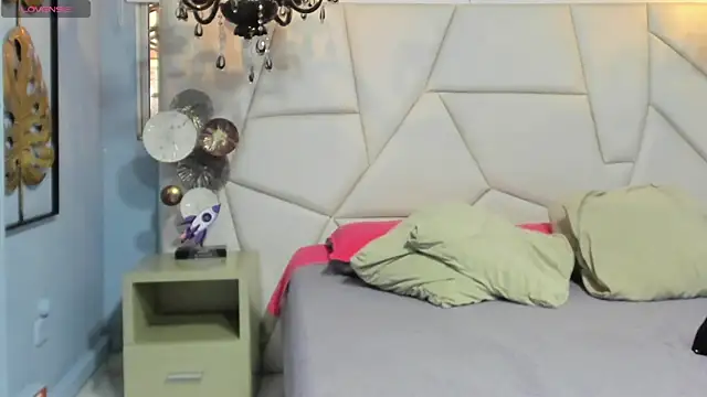 Aitana Hilton  online show from 11-06-25, 11:36