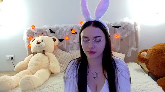 Lilliana Moon online show from 10-25-25, 07:51