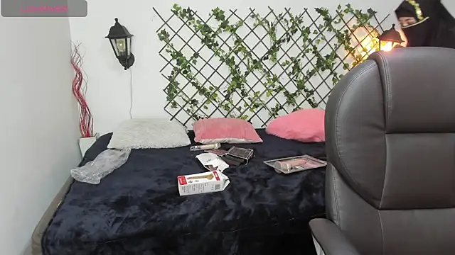 zahra Jalid online show from 10-22-25, 09:24