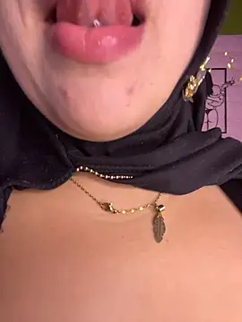 zahra Jalid online show from 02-25-26, 01:39