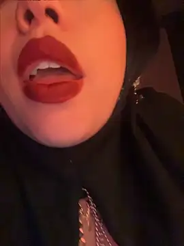Snapshot of zahra_Jalid chatting on 05-15-26, 11:14 zahra Jalid online show from 05-15-26, 11:14