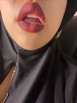 Snapshot of zahra_Jalid chatting on 04-21-26, 10:27 zahra Jalid online show from 04-21-26, 10:27