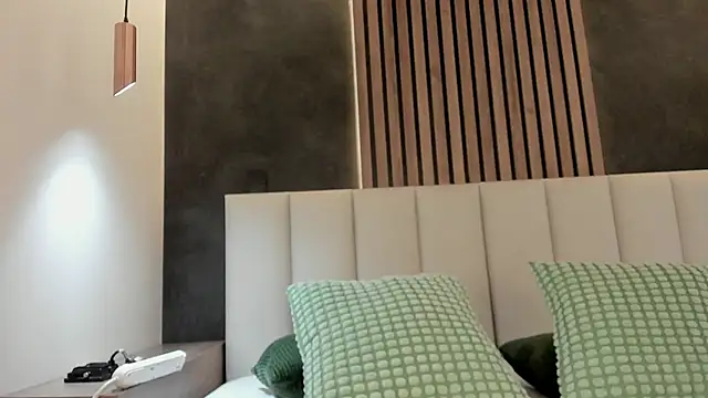 SabrinaSpell  online show from 10-12-25, 11:44