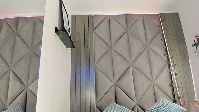 SabrinaSpell  online show from 12-14-25, 11:49