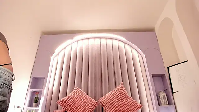 SabrinaSpell  online show from 12-18-25, 11:47