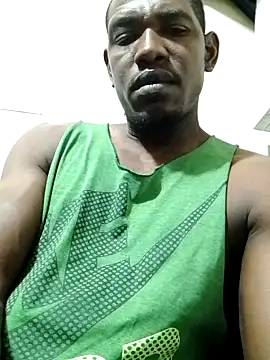 Snapshot of Elnegro28 chatting on 09-27-25, 03:23 Elnegro28 online show from 09-27-25, 03:23