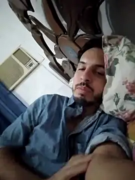Snapshot of alejo5288 chatting on 10-09-25, 12:44 alejo5288 online show from 10-09-25, 12:44