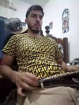 Snapshot of alejo5288 chatting on 10-21-25, 03:06 alejo5288 online show from 10-21-25, 03:06