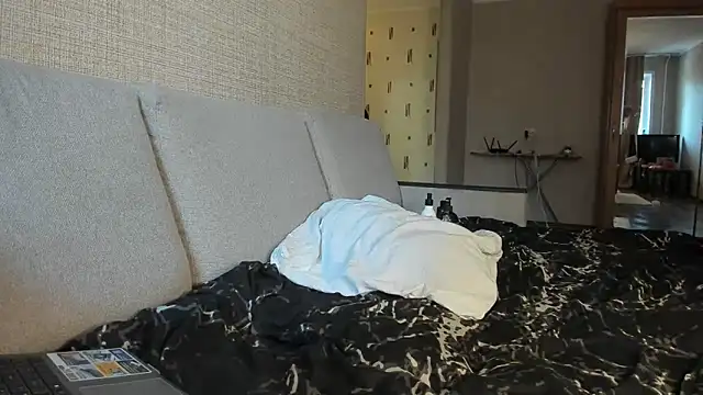 KittyMeawsX online show from 06-16-26, 12:21