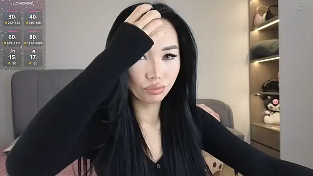 Snapshot of asianqueeny chatting on 02-25-26, 01:28 asianqueeny online show from 02-25-26, 01:28