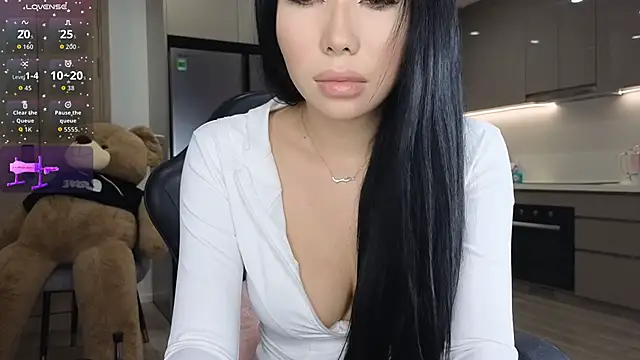 Snapshot of asianqueeny chatting on 11-05-25, 12:47 asianqueeny online show from 11-05-25, 12:47