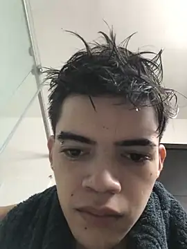 Latinos 2001 online show from 12-21-25, 12:40