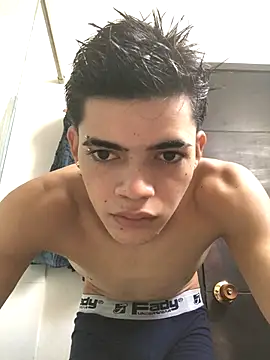 Latinos 2001 online show from 10-28-25, 01:43