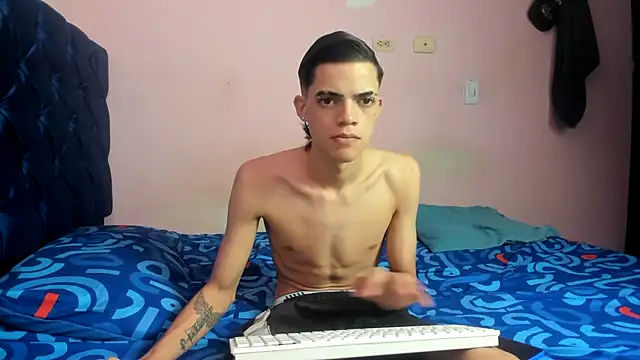 Latinos 2001 online show from 03-19-26, 06:41