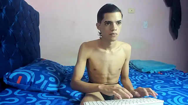 Latinos 2001 online show from 03-25-26, 12:33