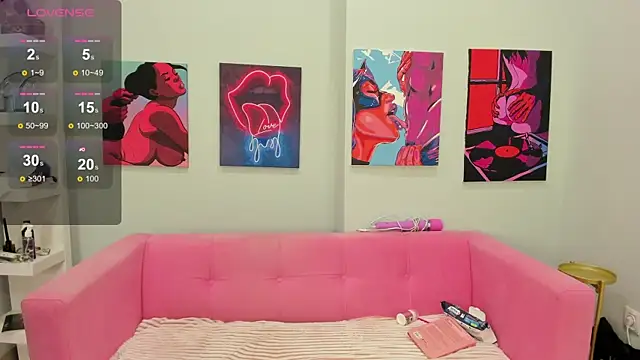 Snapshot of Brilly_Lily chatting on 10-31-25, 02:19 Brilly Lily online show from 10-31-25, 02:19