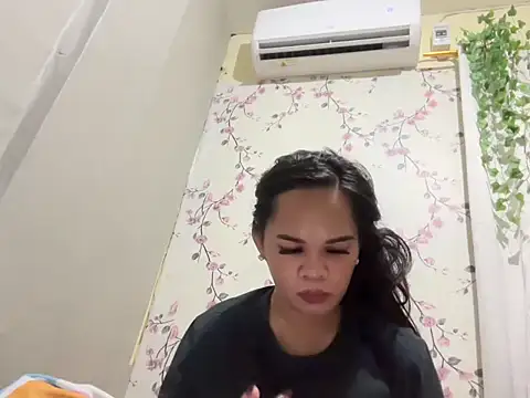 SophiaCourthaway online show from 10-30-25, 07:22