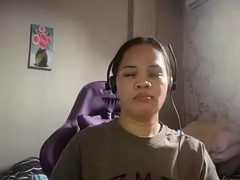 SophiaCourthaway online show from 05-12-26, 11:44