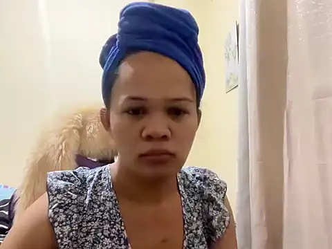 SophiaCourthaway online show from 06-12-26, 01:36
