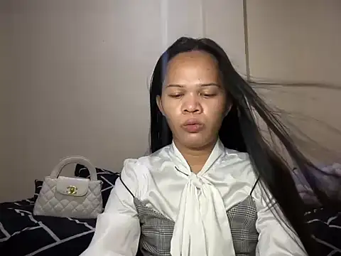 SophiaCourthaway online show from 06-26-26, 01:50