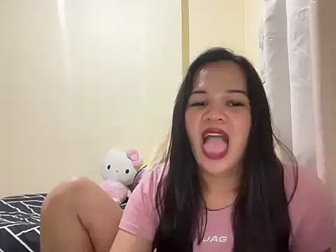SophiaCourthaway online show from 06-12-26, 05:00