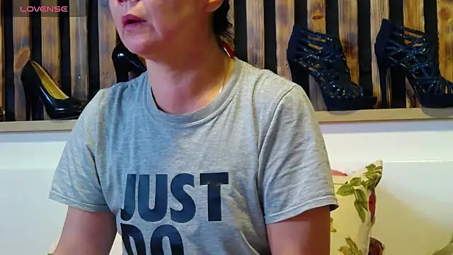 Tory Lovi online show from 04-09-26, 03:52