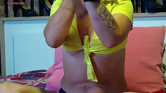 Tory Lovi online show from 06-25-26, 04:21