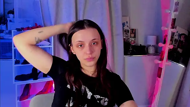 Sahara Shields online show from 03-25-26, 08:46