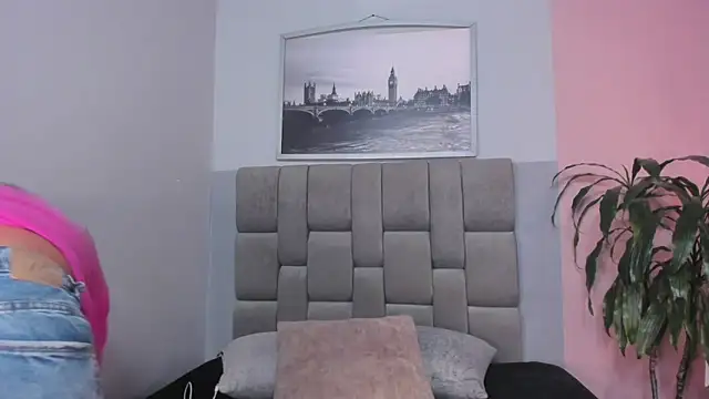 Snapshot of janna_lopez_ chatting on 12-05-25, 12:48 janna lopez online show from 12-05-25, 12:48